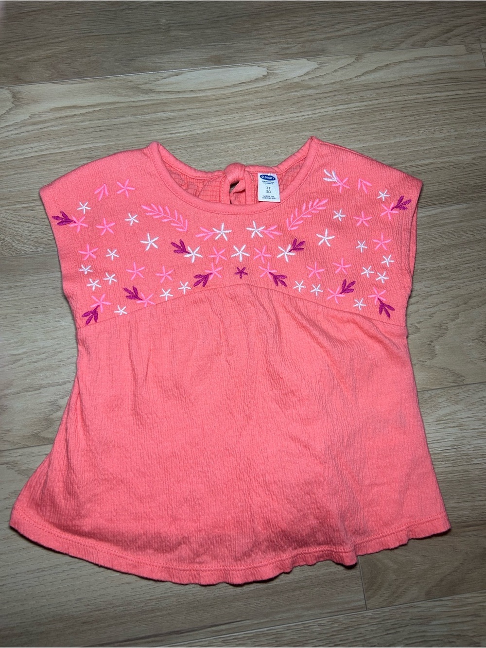 Old Navy Coral Short Sleeve Embroidered Tee